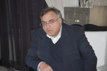 Miliardarul Adamescu vrea să scape de arestul la domiciliu